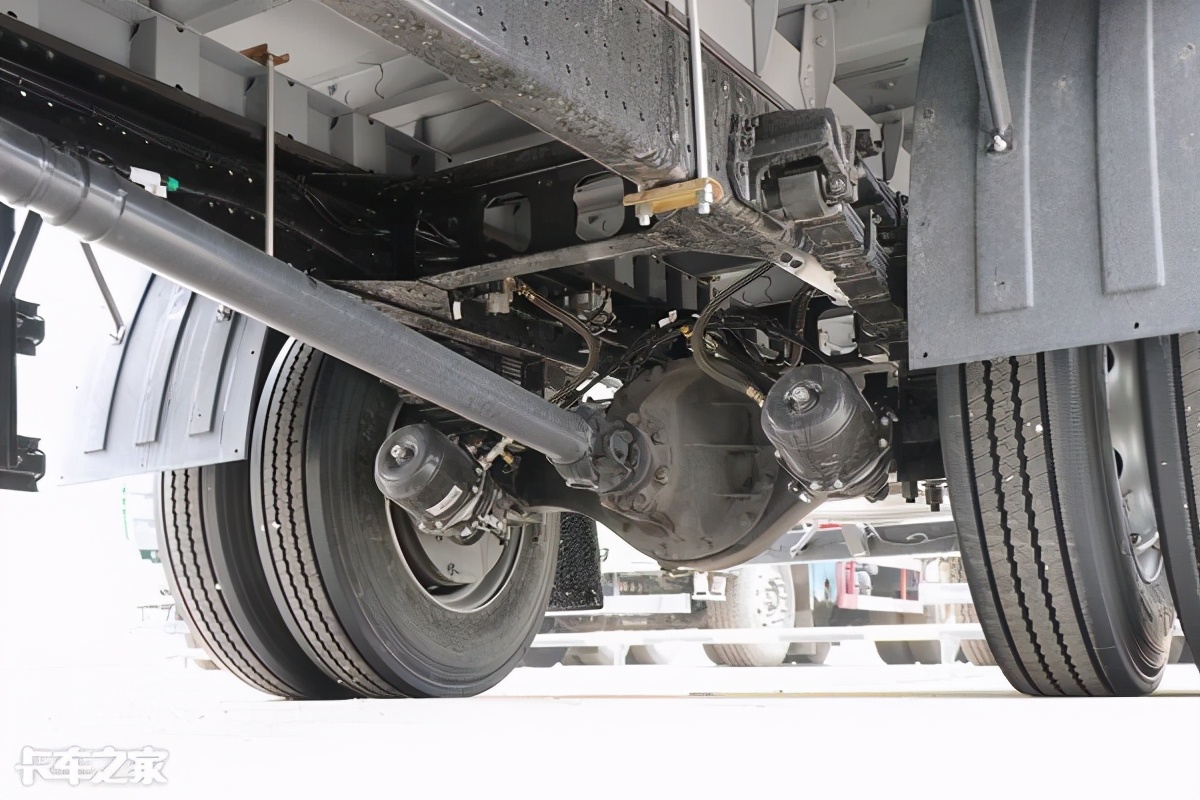 最便宜的国五6.8米载货车,15万以内最快的五款轿车