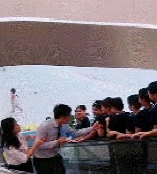 搞笑gif段子又能混饭吃了,搞笑段子gif保证你笑破肚皮