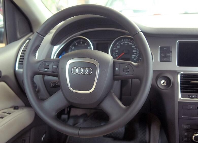 15万公里的奥迪q7容易出问题吗,车主花近80万买奥迪q7乞丐版