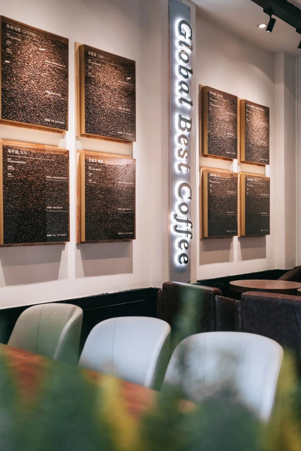 广州猫屎咖啡沙面1号店的咖啡师,沙面猫屎咖啡必打卡之地