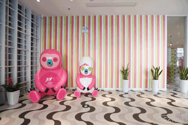 千篇一律，不如个性有趣，他们都选择了定制自己的专属瓷砖