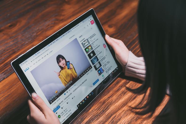 微软surfacepro6可以安装win11,微软surfacepro6可以玩游戏吗