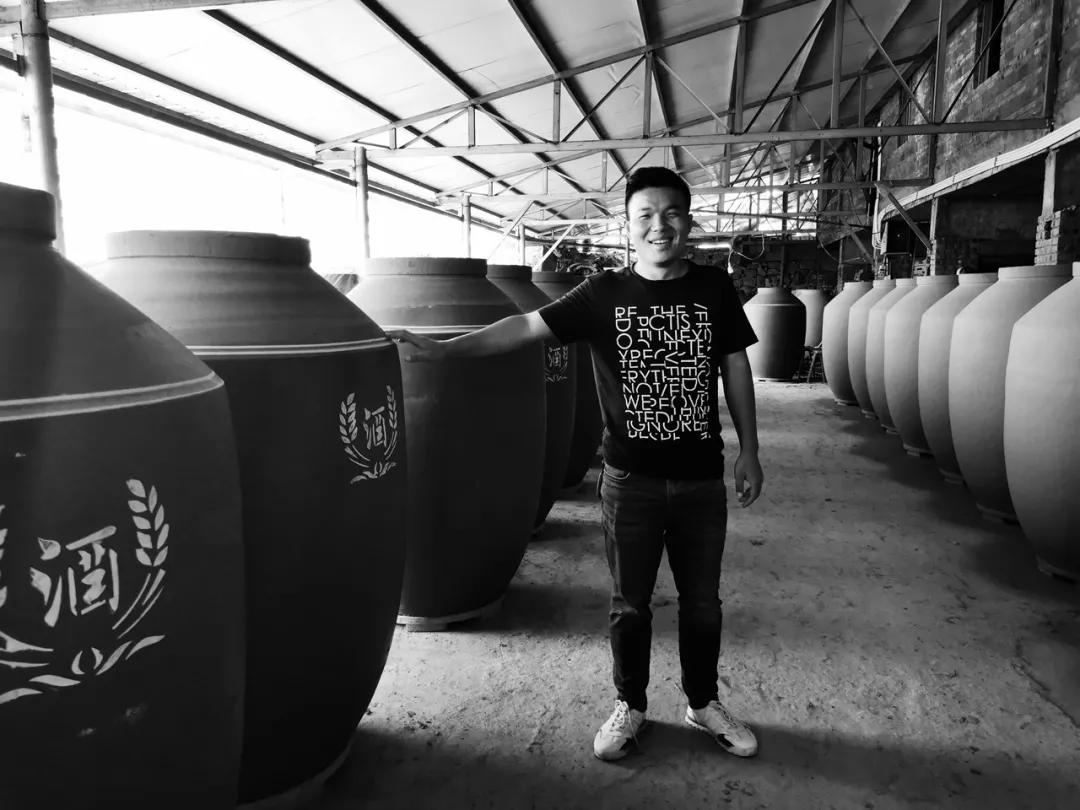 仁怀市茅台镇酒厂酒坛出售,茅台酒厂用的什么酒坛