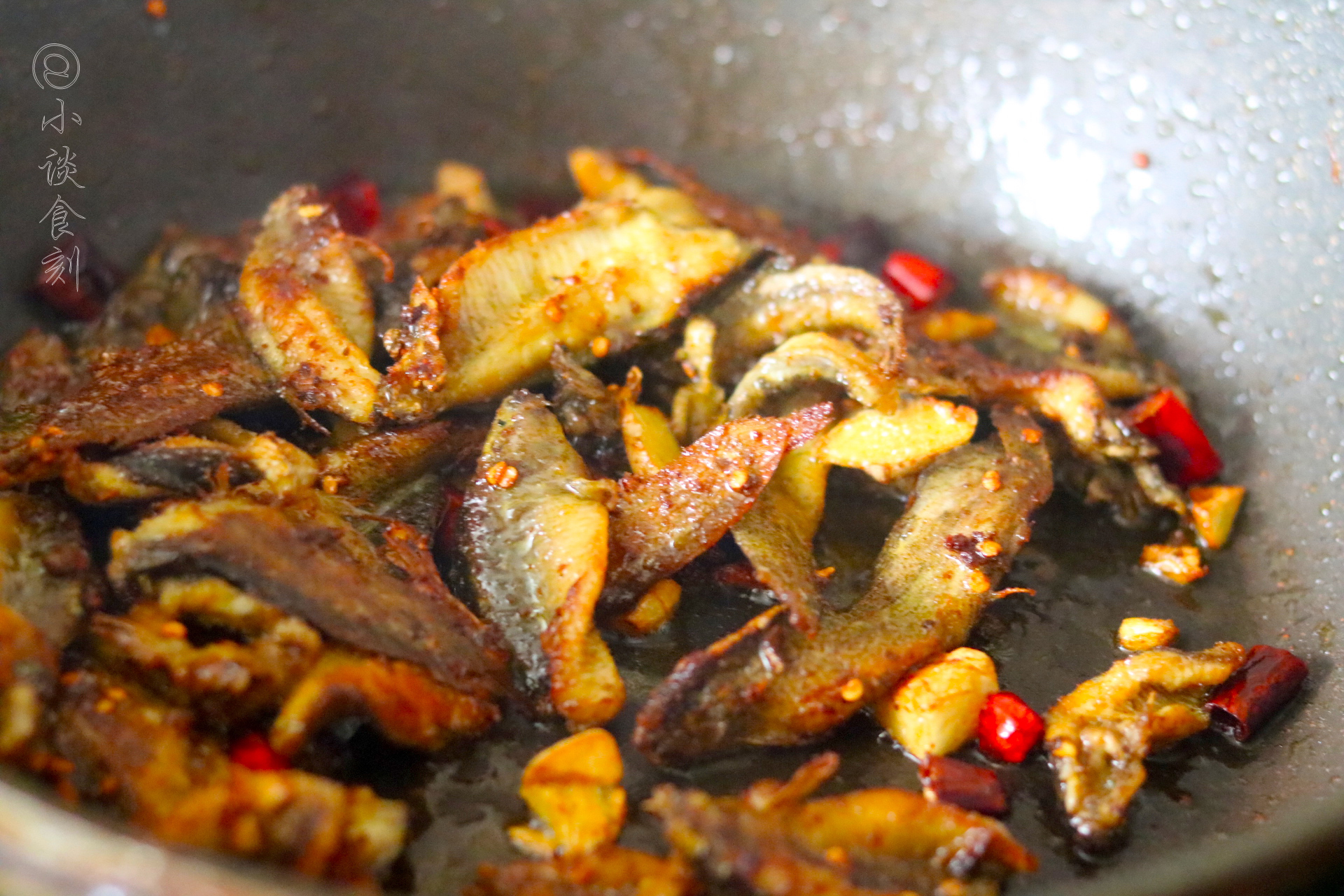 泥鳅不去内脏怎么洗最干净,泥鳅怎么处理干净没有土