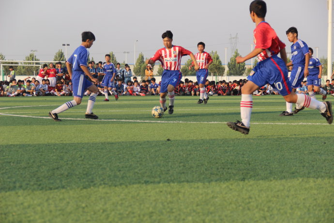 “足球精神”和“绿茵之梦”