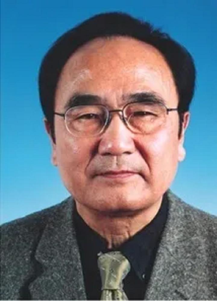 在长征中办学，获三代领导人关怀！今天，中国医科大学90岁了！