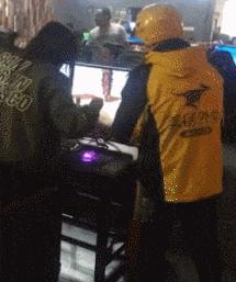 贵州美团小哥帮送酒打翻客户要5倍赔偿,我国易碎运输行业的辛酸