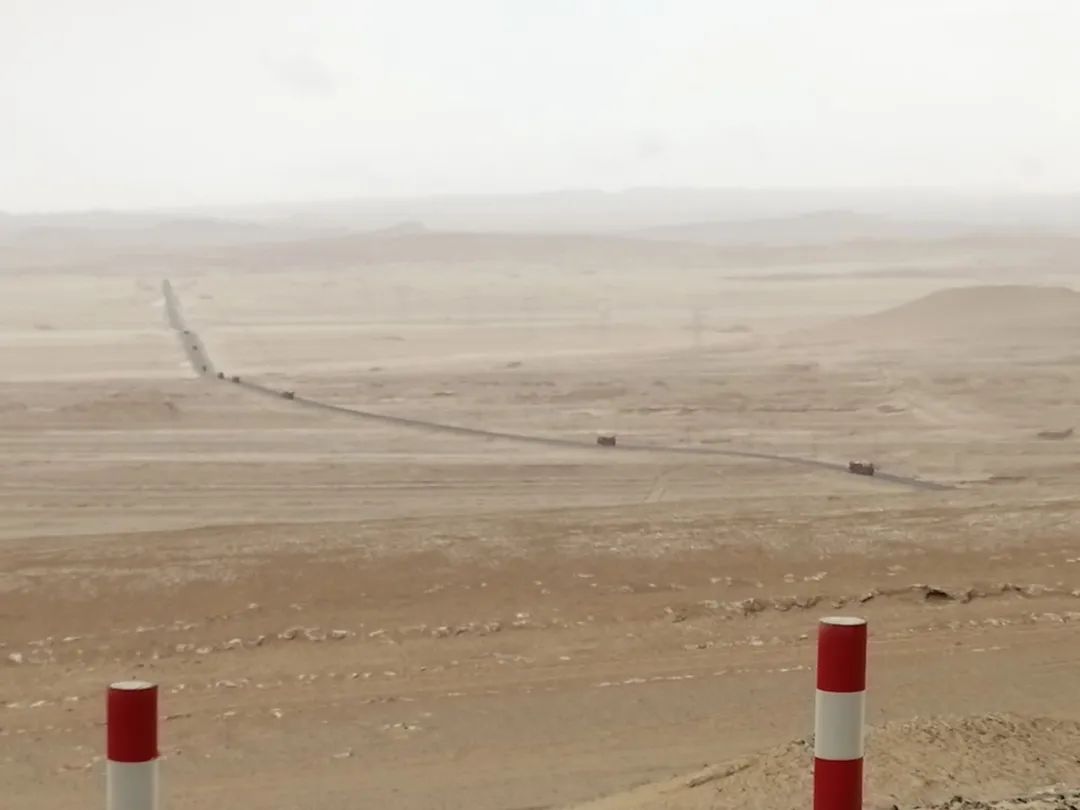 穿越酷暑与严寒,跨过荒漠与雪山,一路守护,盘锦“铁流护航队”威武