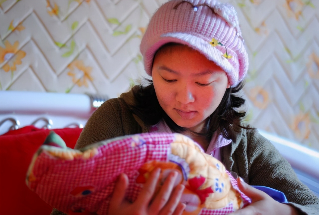 产房刚生完孩子的注意事项有哪些,生产妈妈进产房需要准备的东西