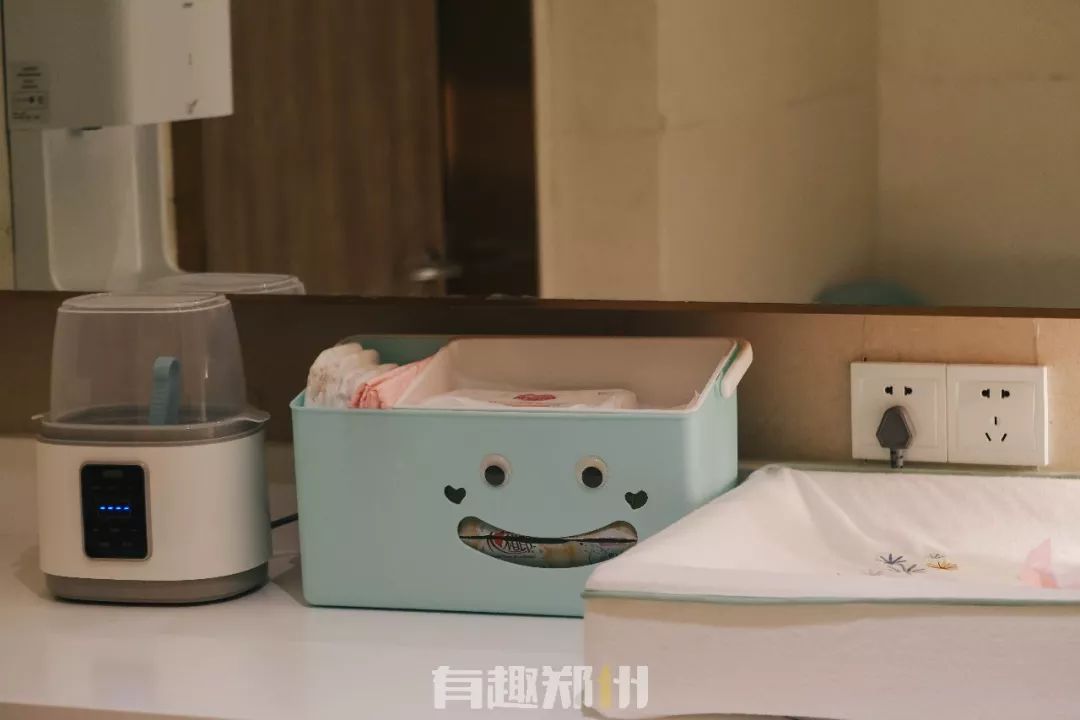 实地测评,周末被挤爆的郑州建业凯旋广场,到底有什么好逛的?