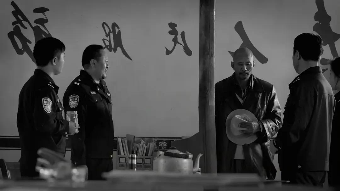 40岁牧羊人被发廊妹骗去16万血汗钱，这电影后劲太大