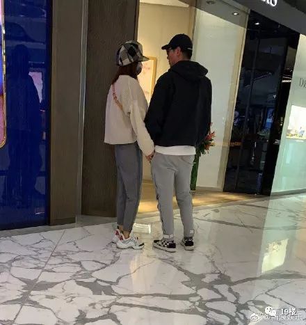 张亮寇静离婚怎么处理,张亮宣布离婚前现身