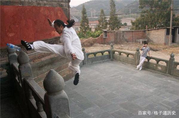 世上唯一还在练轻功的“武僧”释理亮，目前已经练到最后一重