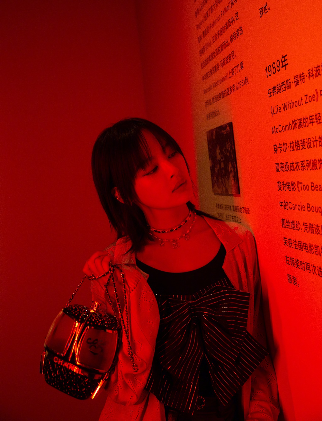 不同身材搭配蝴蝶结有不同的效果,辛芷蕾可爱,张雨绮性感十足