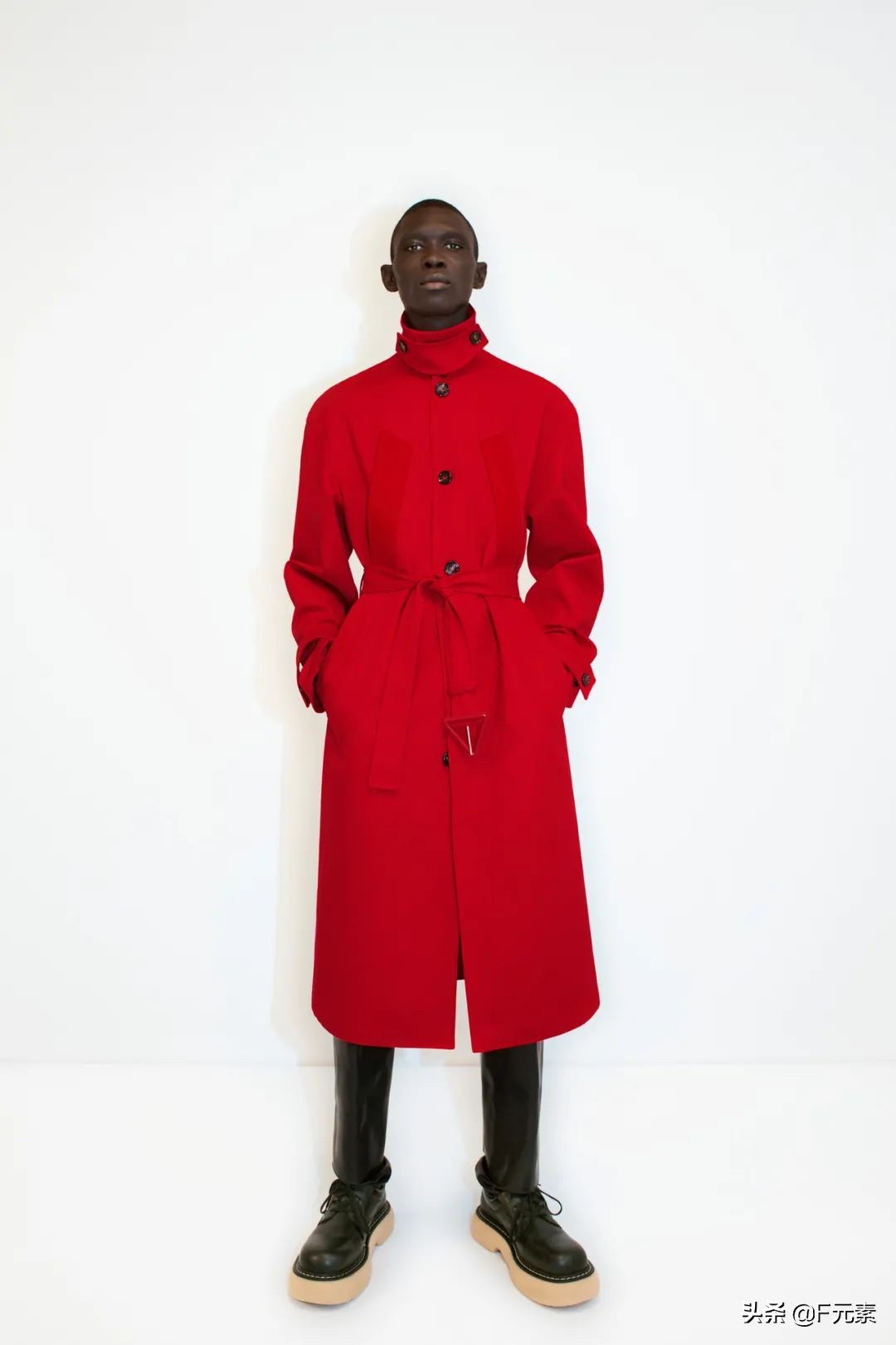 雕刻面料，BV不止有编织：BottegaVeneta2021度假系列