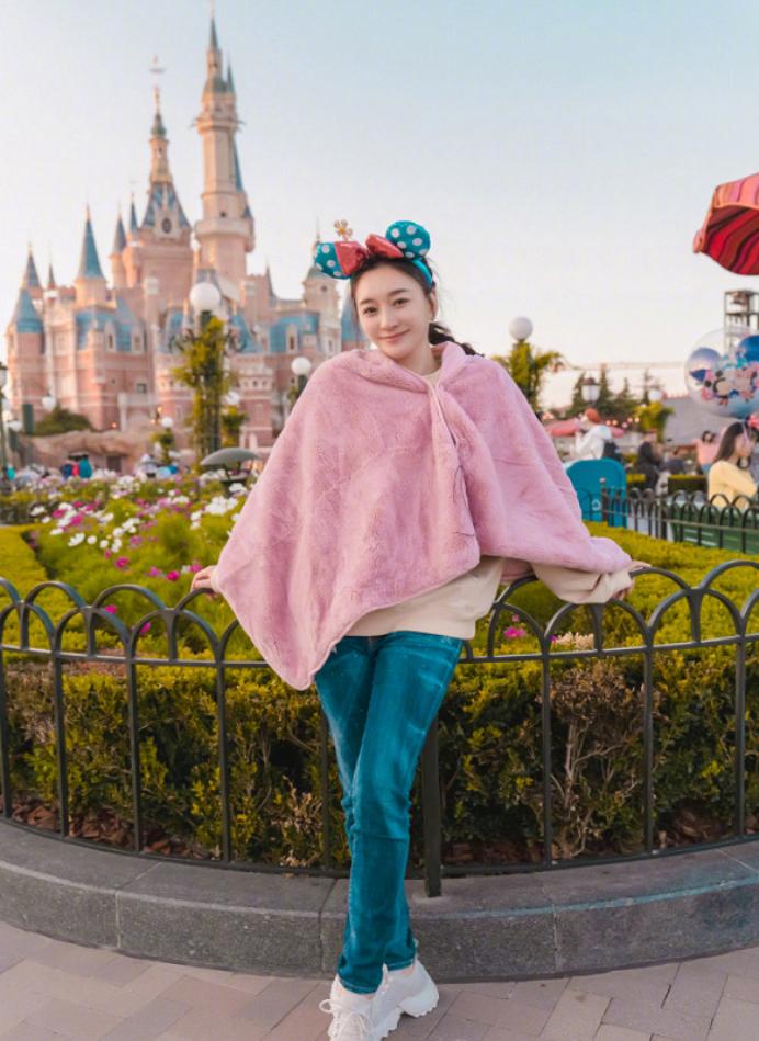 绉嬪啲瀛d笁鍚堜竴瓒呯骇濂界湅闃查淇濇殩,绉嬪啲淇濇殩绌挎惌姣涚粧