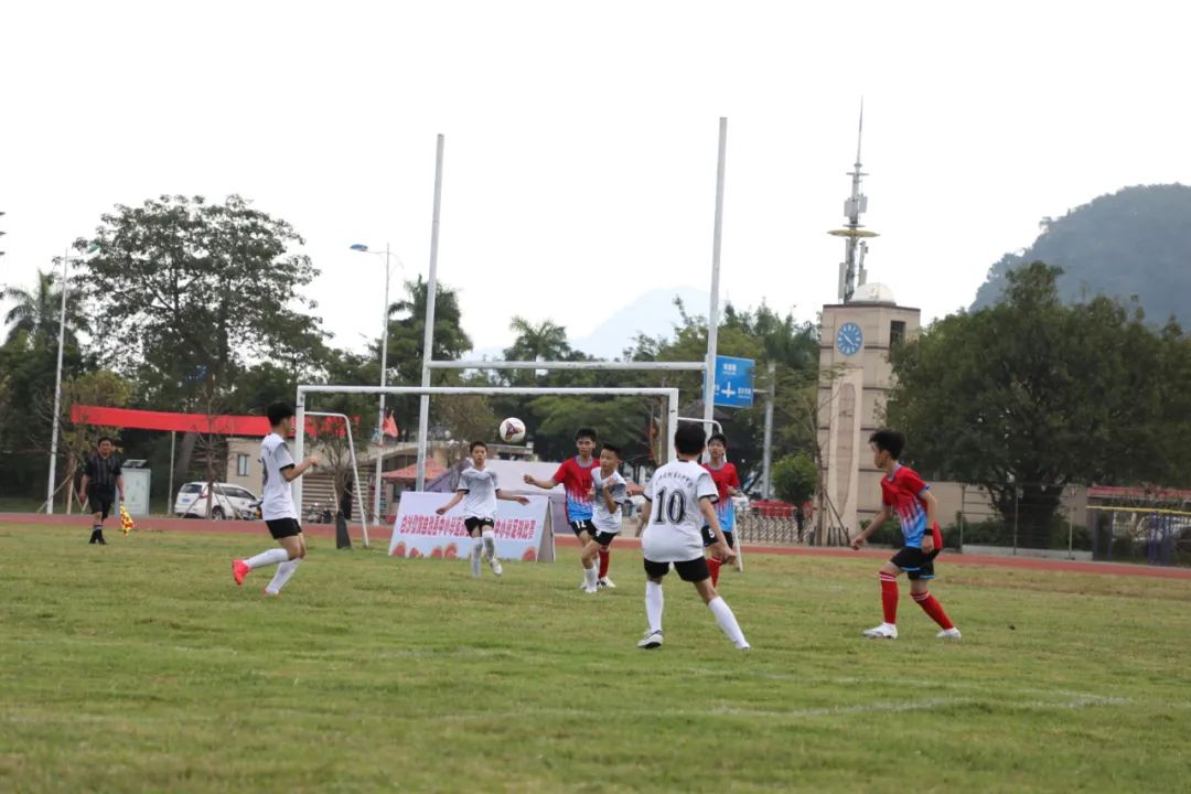 白沙路学校足球比赛,全县中小学生校园足球赛开赛