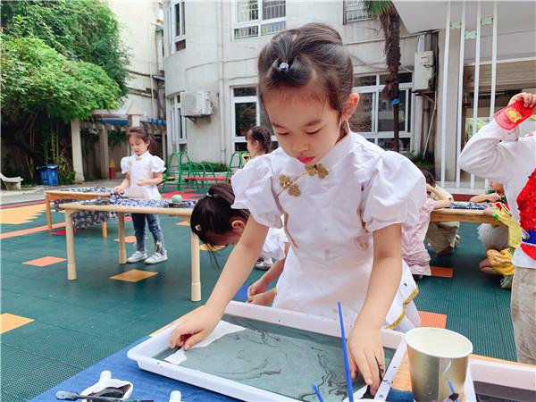 笔墨纸砚润童心,书香画韵趣国庆:合肥市宿州路幼儿园迎国庆活动