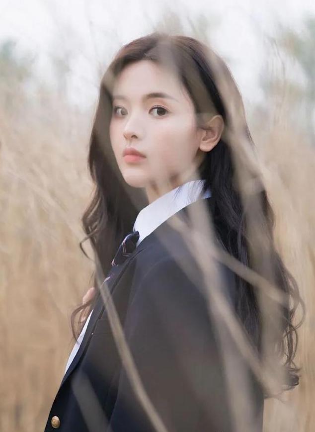 杨超越用卫生纸擦鼻涕,杨超越擦鼻子纸