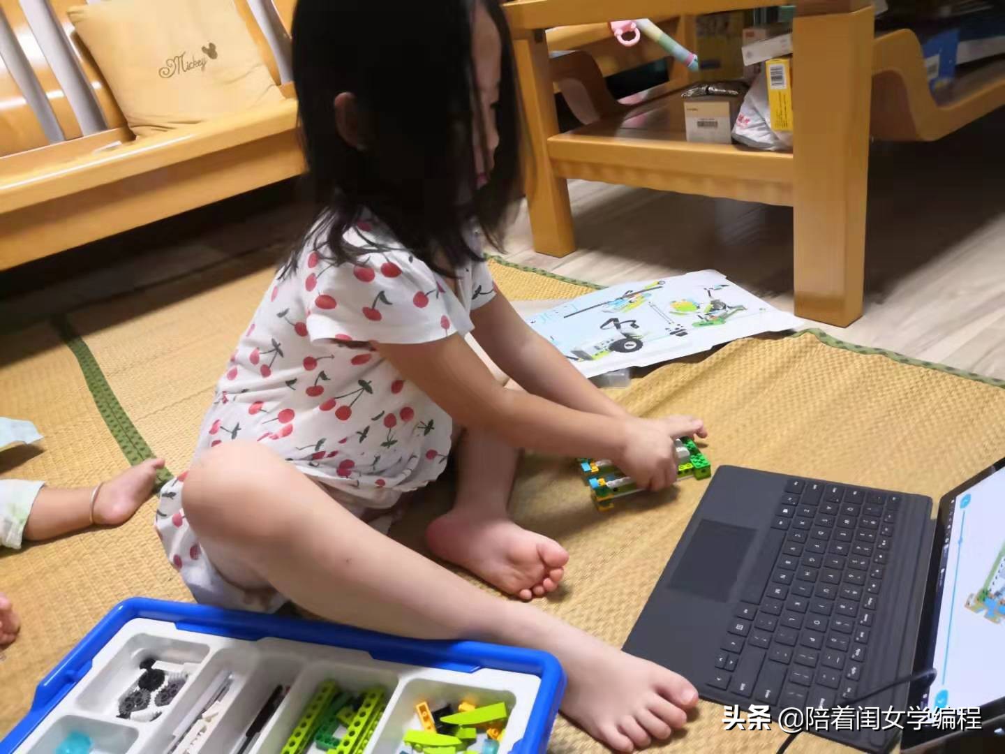 采蜜的小蜜蜂乐高大颗粒搭建,乐高搭建蜜蜂采蜜