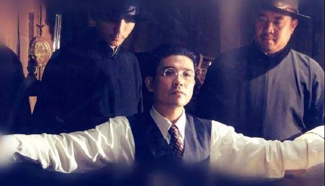 64岁也不生孩子，却花60万克隆爱犬当儿女，孙淳可不是图新鲜