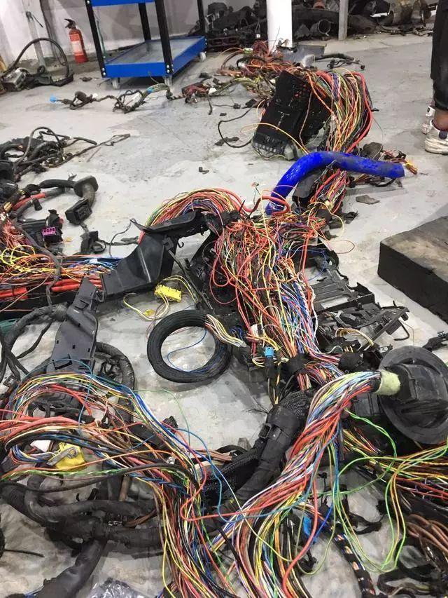 奔驰c200l爆改,奔驰c200爆改迈巴赫s680