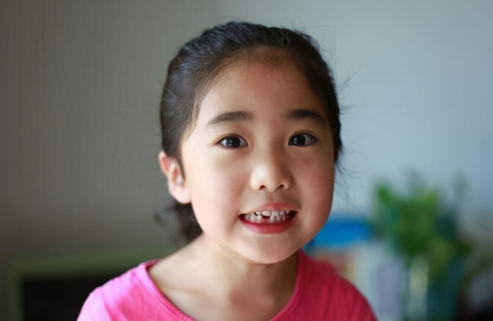 为什么孩子换牙牙齿会长歪,为什么孩子换牙顺序乱了