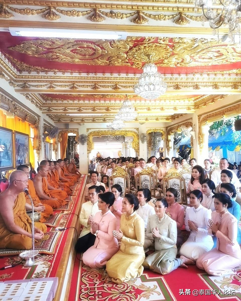 大手笔！泰国名主持敬献100铢黄金为佛寺镀金