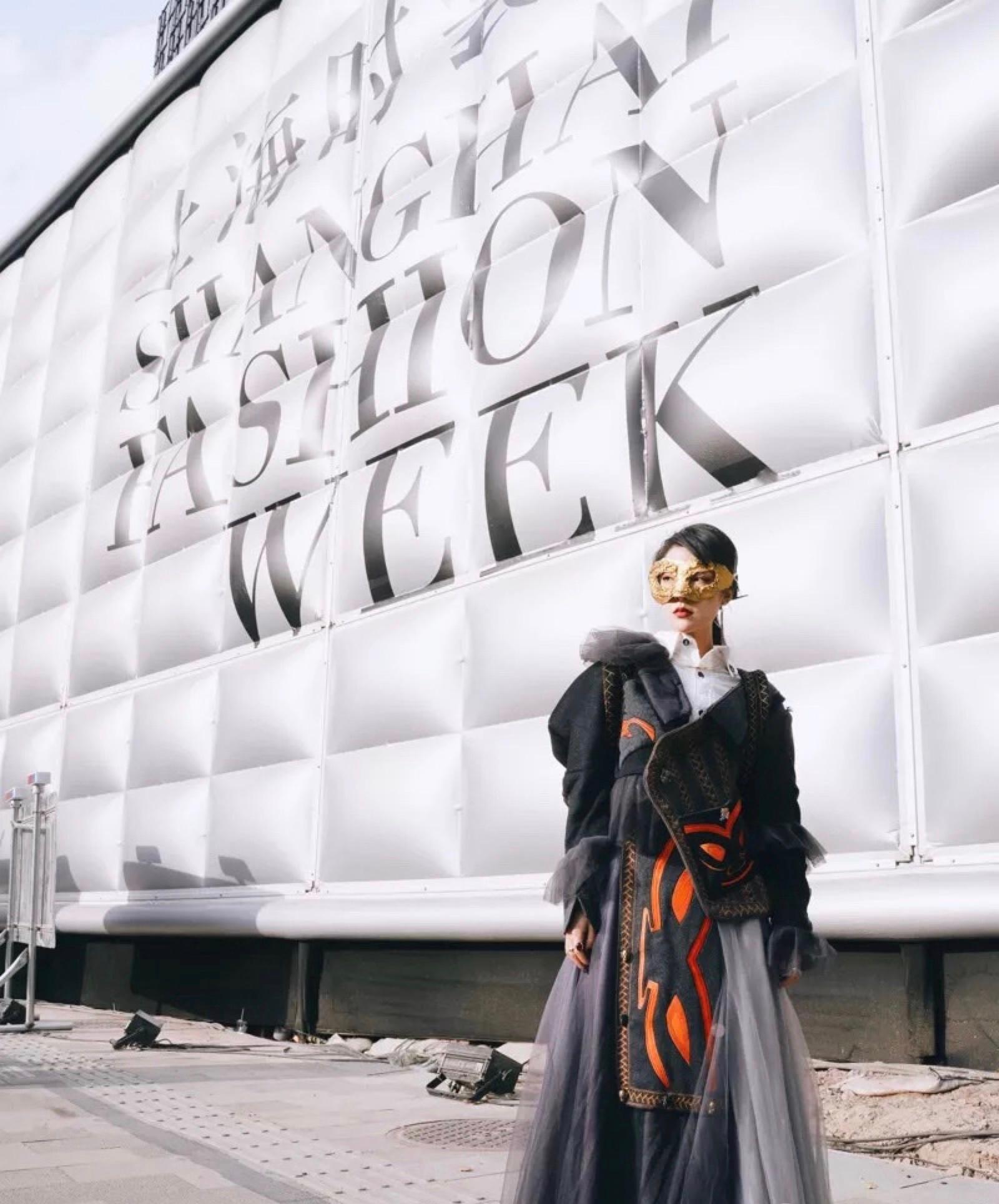 四川女孩国潮设计冲上热搜!她将三星堆穿在身上,被网友赞太帅气