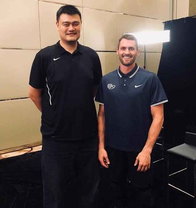 2米24巨人姚明,篮球巨人姚明身高为多少