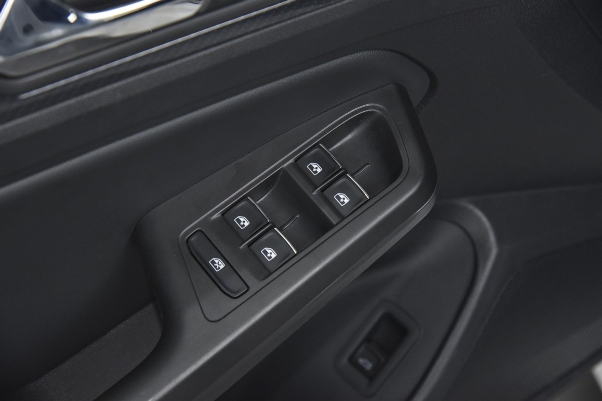 凌渡车钥匙感应不到,凌渡车钥匙突然无法控制车窗