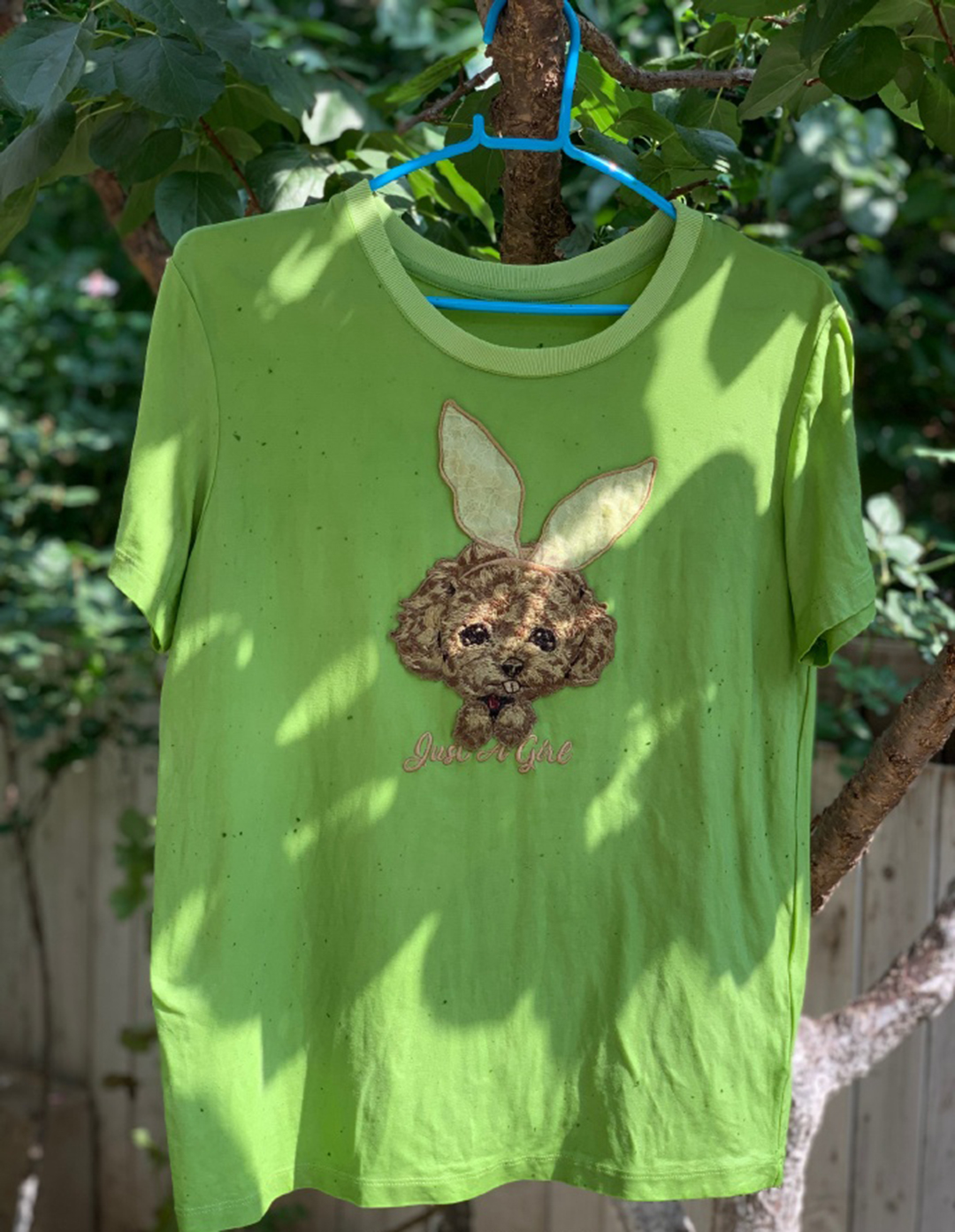 用丝瓜叶子把白T染成最近流行的牛油果绿