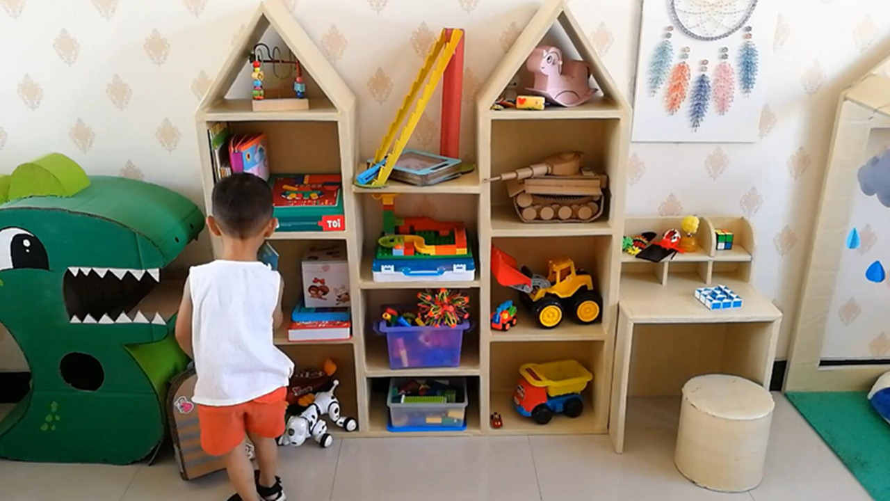 爸爸用50个快递盒做柜子,爸爸用快递箱制作书架