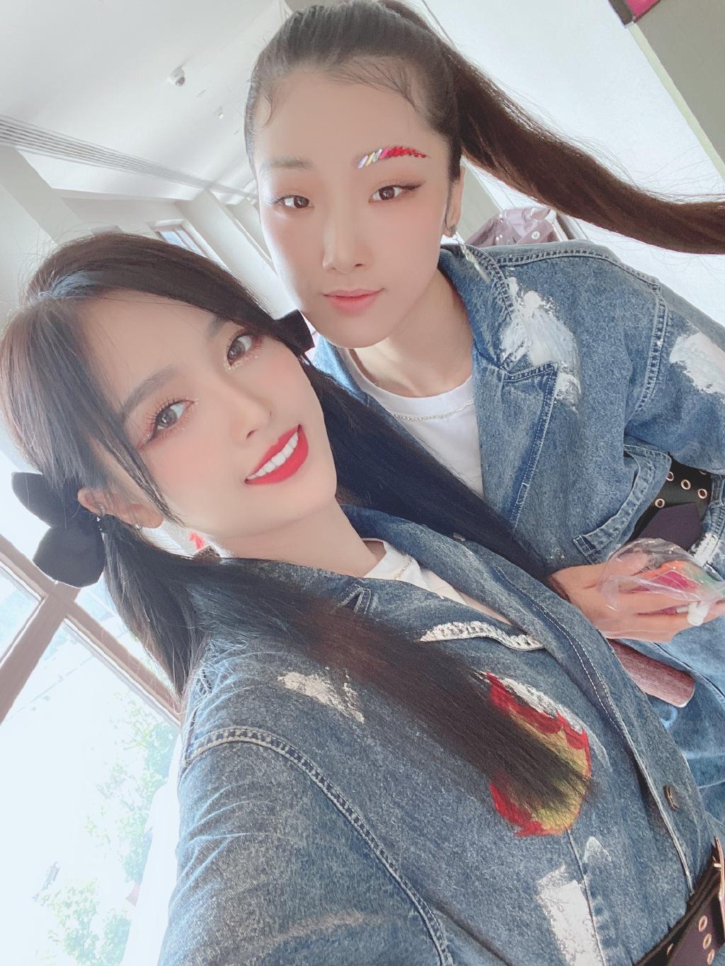 李佳琦牙齿是烤瓷牙吗,李佳琦以前和现在牙齿对比