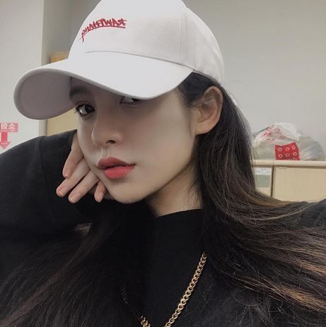 怎样正确的戴帽子不显得脸长,头大脸特别大夏天适合戴帽子吗