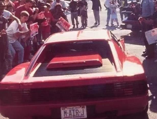 马拉多纳黑色法拉利,球王马拉多纳的车