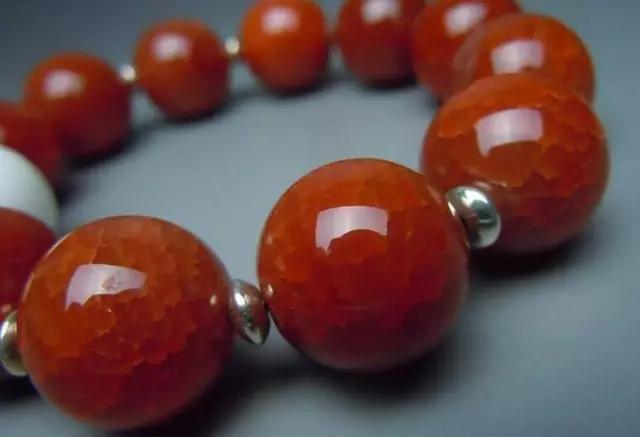 小叶紫檀手串的功效与作用及寓意,108菩提手串有什么寓意和象征