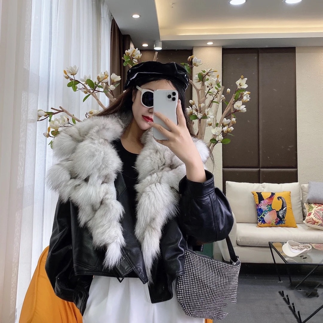 黑毛领氧化变黄了咋办,毛领变色了怎么恢复小妙招