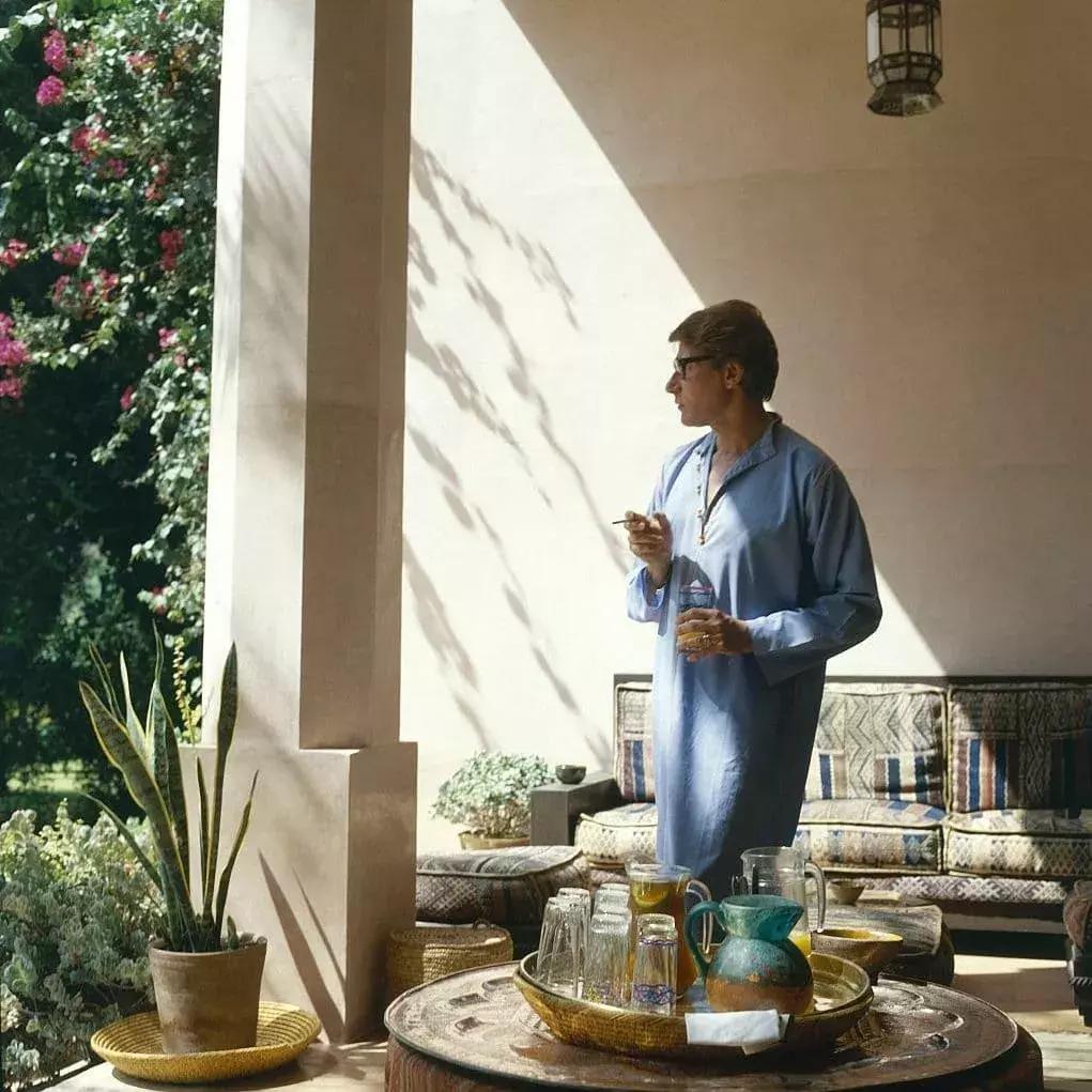 在摩洛哥皇宫，穿拖鞋看秀，是什么体验？