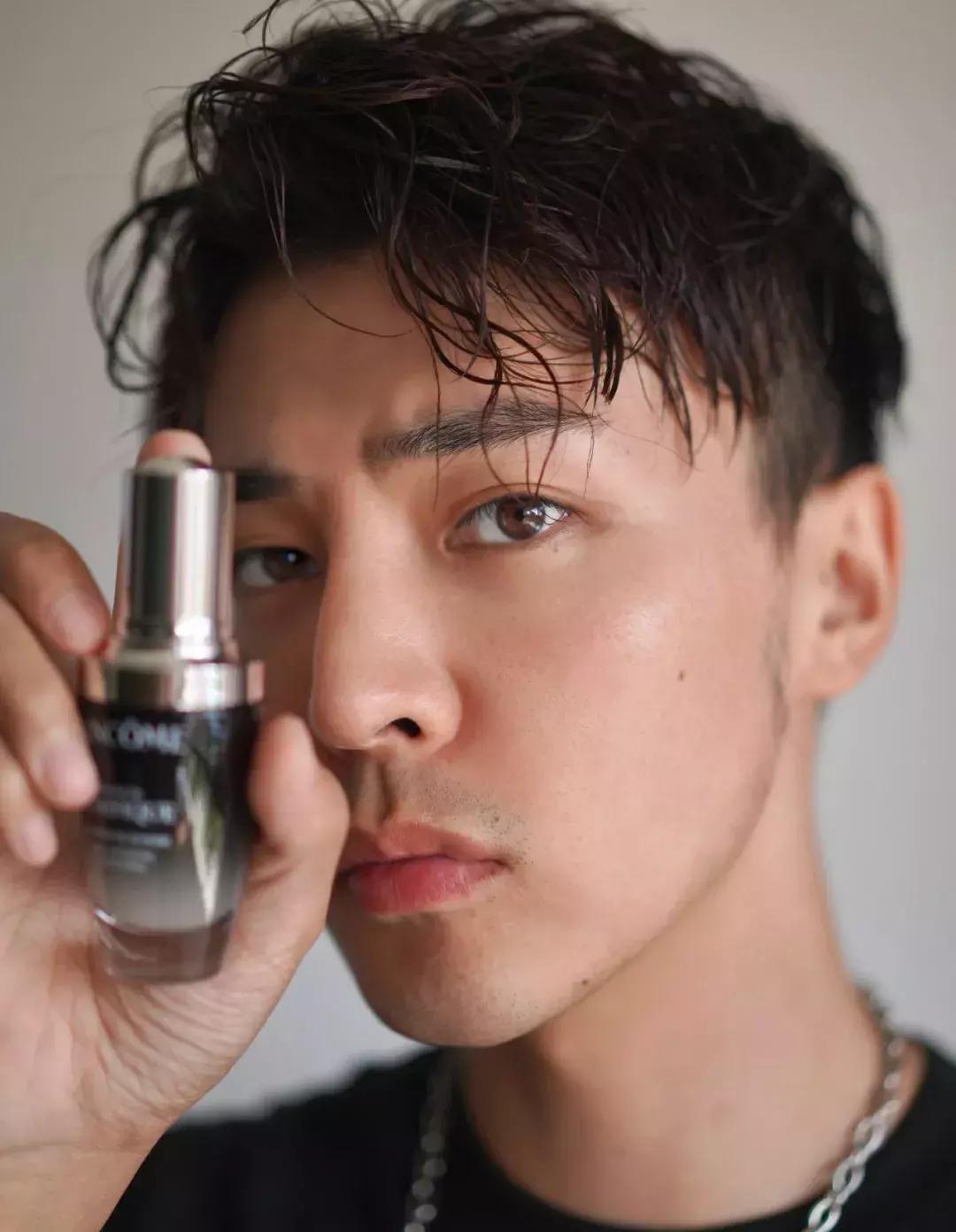 话题|免税店凑单折扣，男朋友给自己买了一个气垫粉底