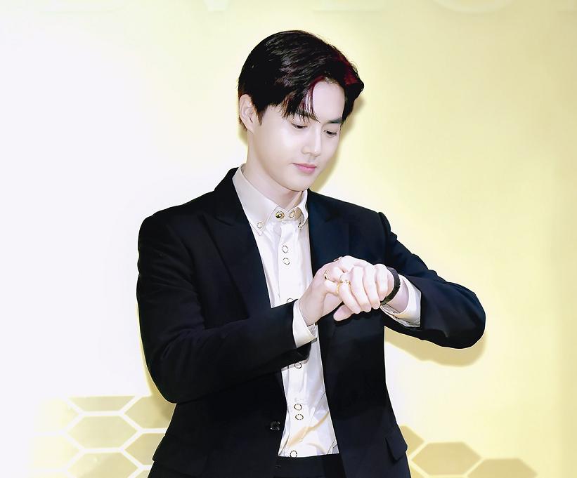 边伯贤穿搭风格,边伯贤单品