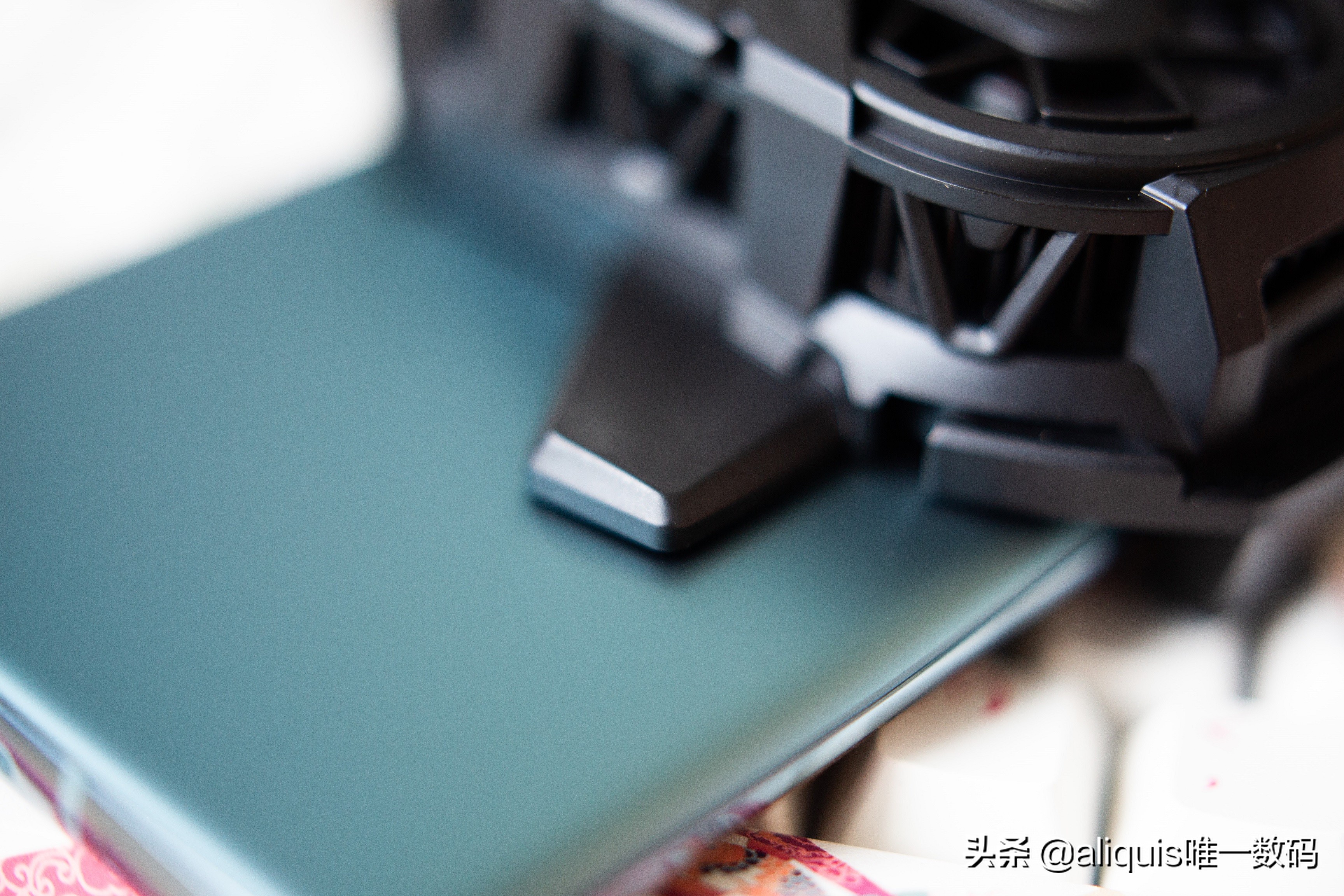 红魔手机散热神器测评,手机超强制冷器