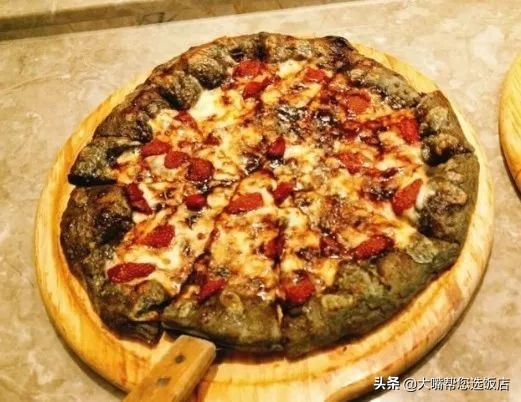 #吃遍大连#披萨的诱惑！一个蕴藏着芝士力量的神物