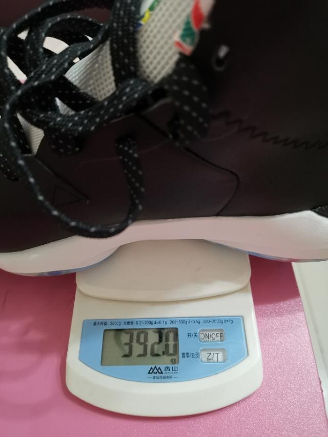 米切尔蜘蛛测评,阿迪达斯米切尔一代配色