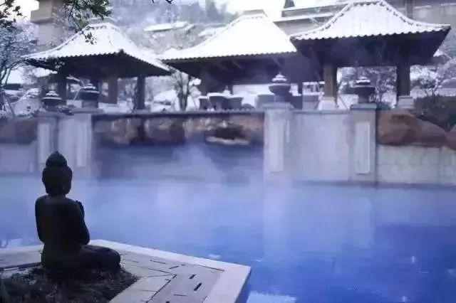 去泡温泉下雨,冬天下雨适合泡温泉吗