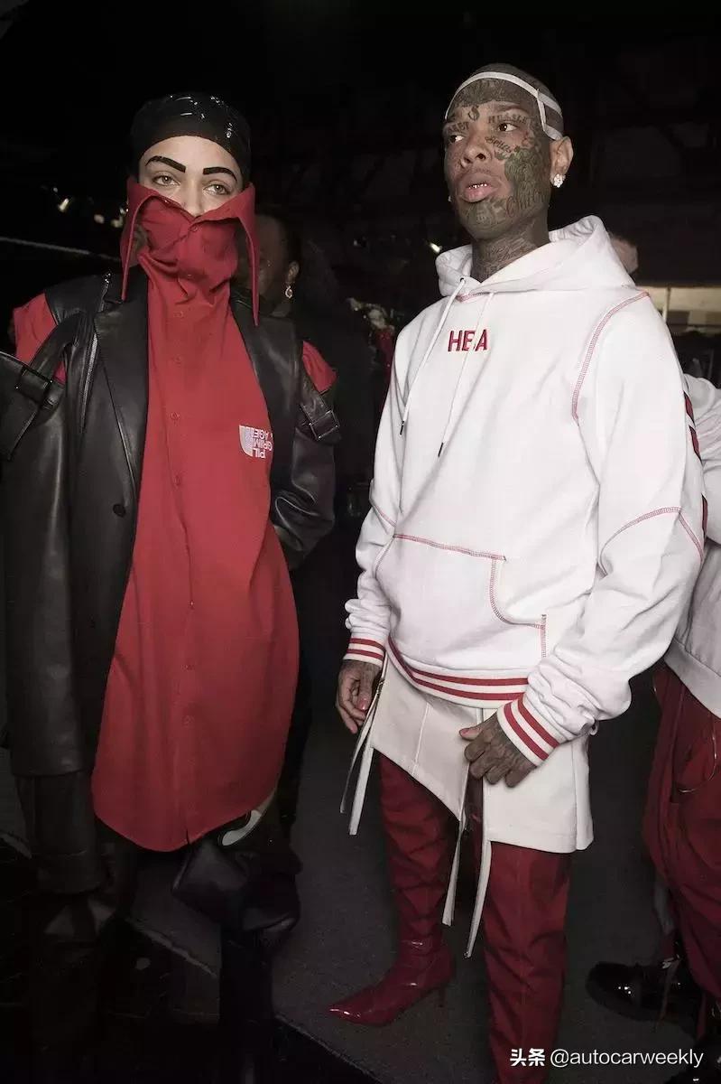 是时候穿卫衣骚起来了——瞧瞧张小龙