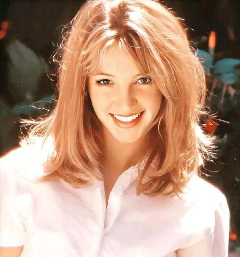 小甜甜布兰妮38岁时被父亲监督,小甜甜布兰妮父亲被截肢