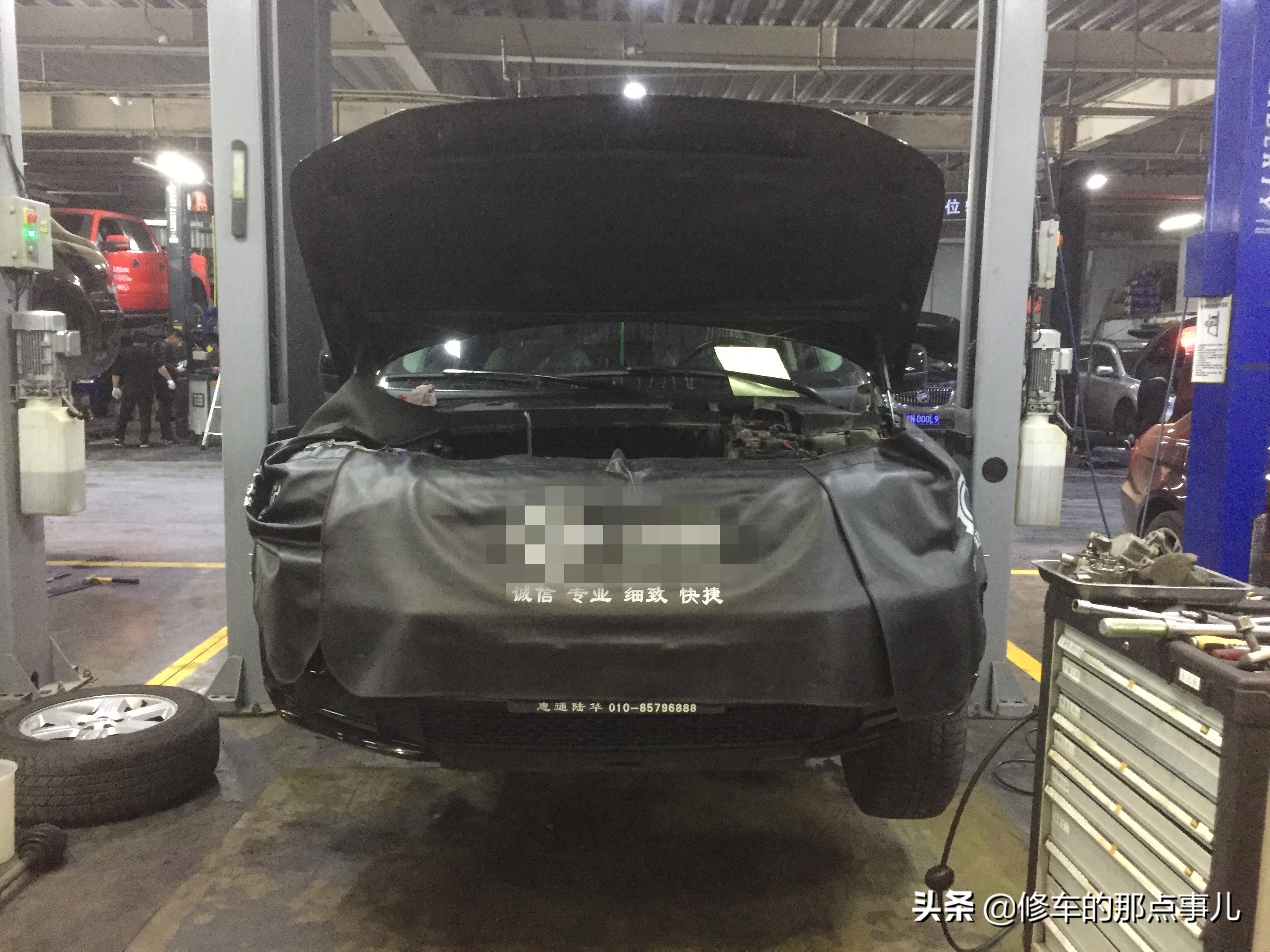 路虎半轴内球笼防尘套拆卸视频,路虎半轴漏油有必要更换吗