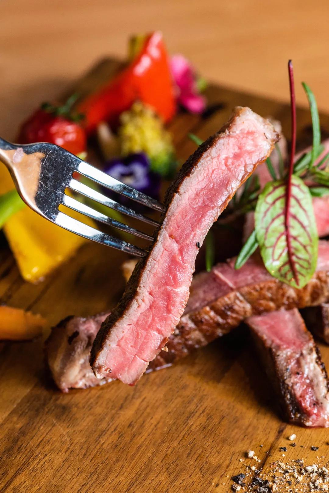 之心城这家餐厅堪称“西餐界CHANEL”，小姐姐们都抢着去