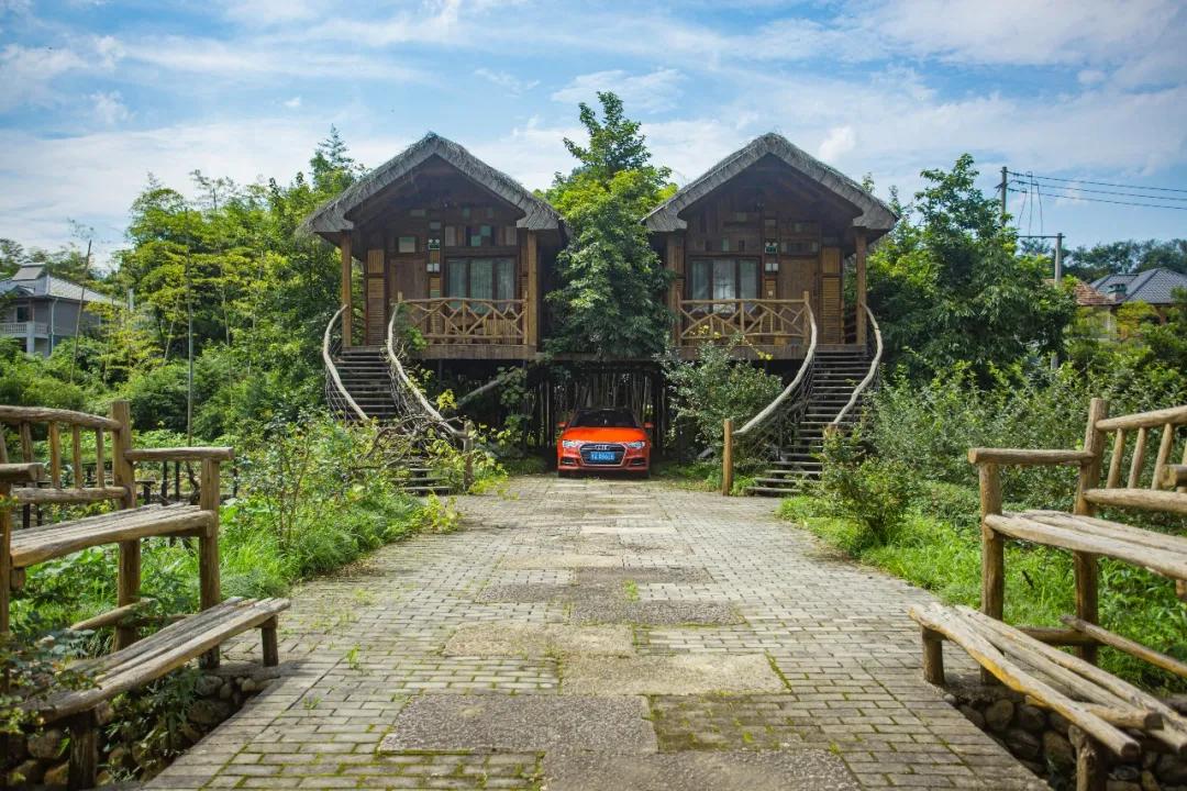 莫干山原木风绿野仙踪花园民宿,莫干山桃坡探险乐园绿野仙踪